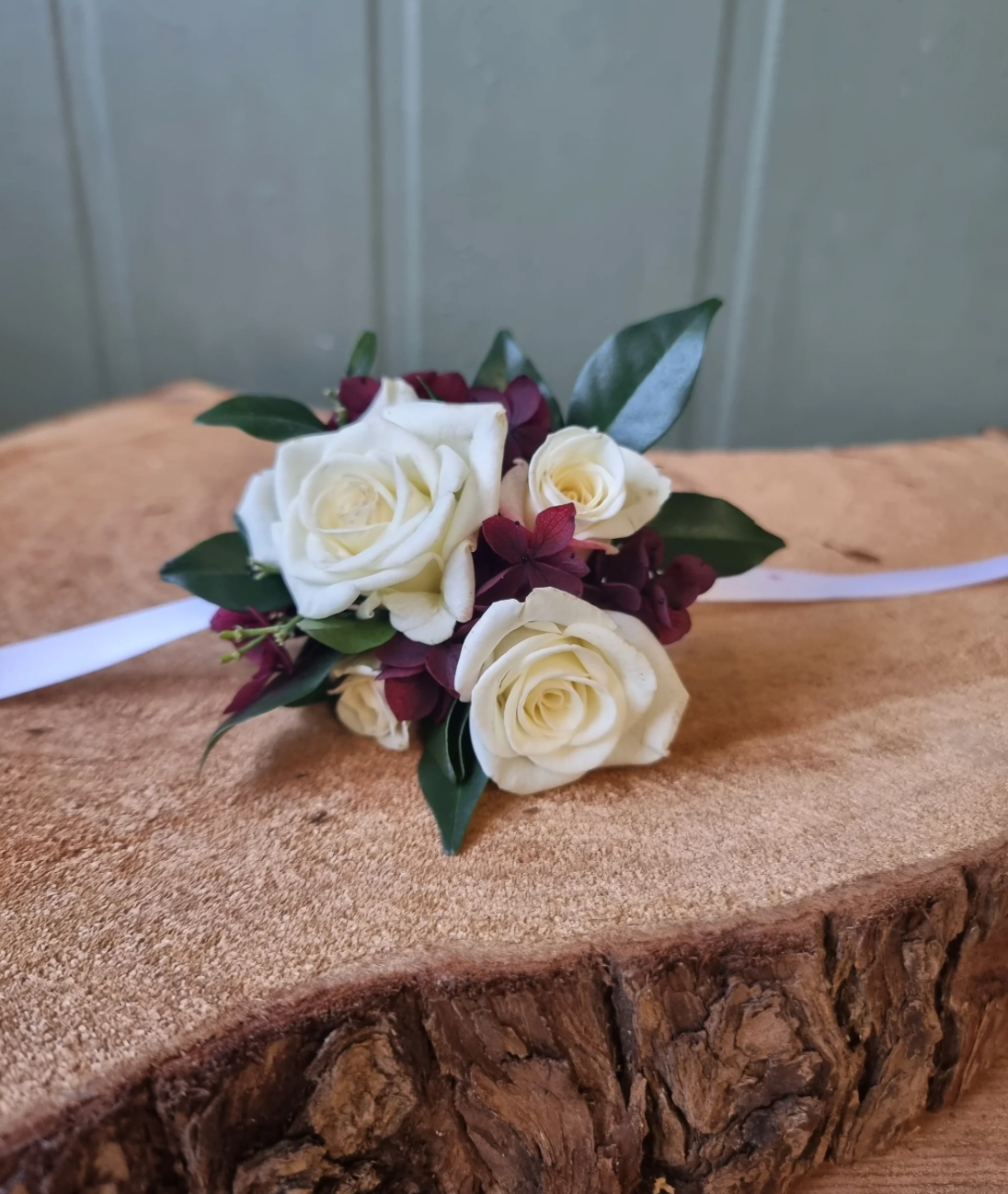 10 Stunning Corsage Ideas That Will Make You the Belle of Any Ball 10 Stunning Corsage Ideas That Will Make You the Belle of Any Ball