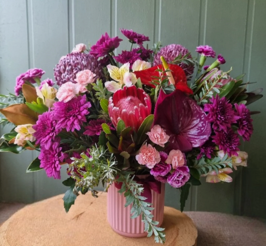 7 Secrets to Crafting the Perfect "Bold and Burgundy" Bouquet: A Florist's Guide to Stunning Arrangements