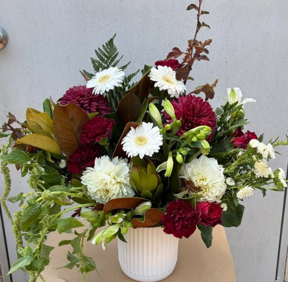 Where to Buy the Best Christmas Flowers on the Sunshine Coast? (2025 Gift Guide)