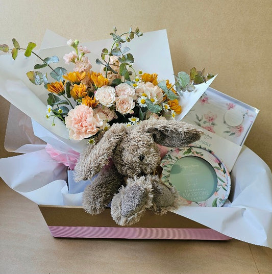 newborn baby gifts and flowers