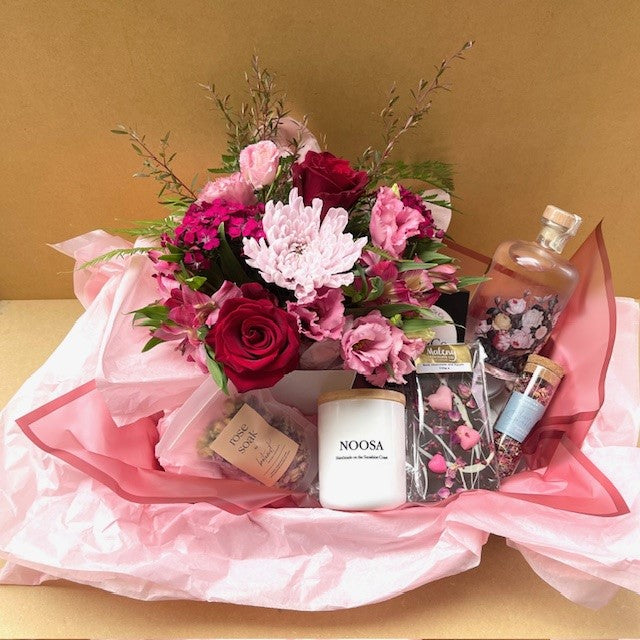 Gift Hamper with Gin chocoates and other luxury items