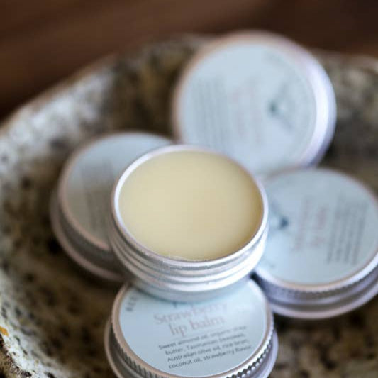 Lip balm Tin open