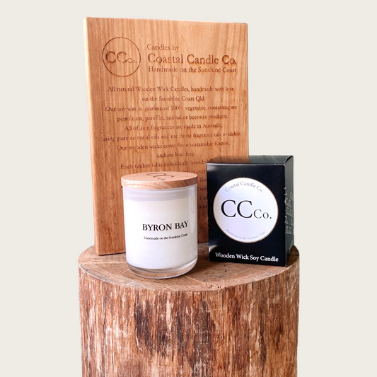 luxury scented candle with wood wick